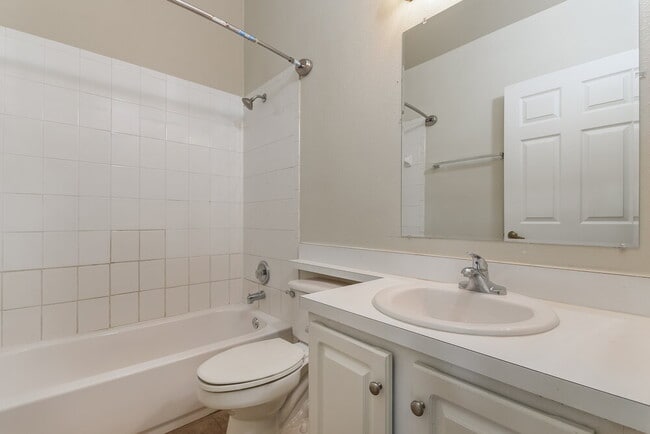 Building Photo - 2504 River Ridge Dr