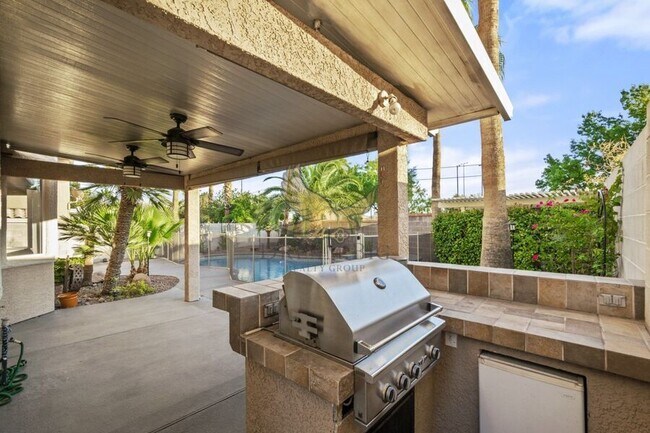 Building Photo - 9513 Cloudcroft Ave