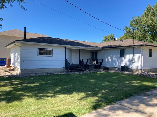 Building Photo - 1522 Starview Dr