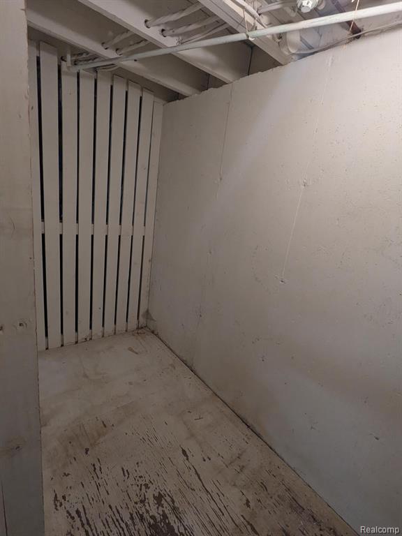 Building Photo - 6194 Richards Dr