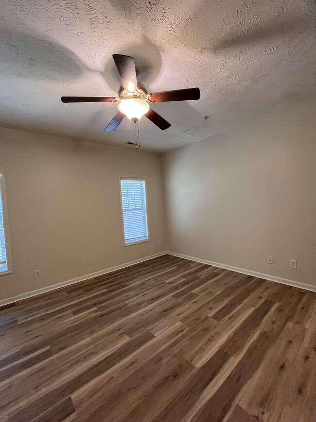 Master Bedroom - 532 Lionshead Rd