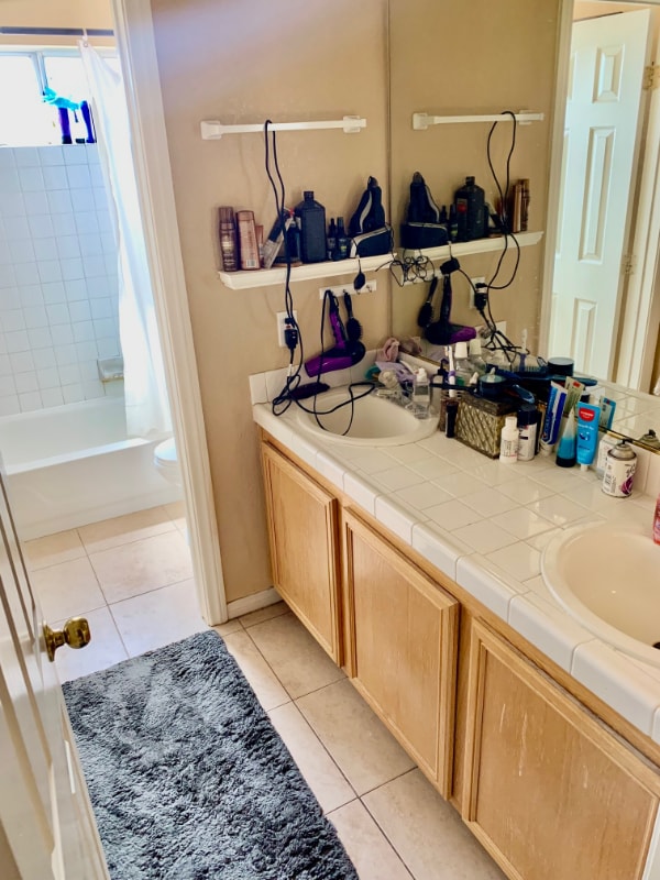 Building Photo - 1700 Deep Spring Ave