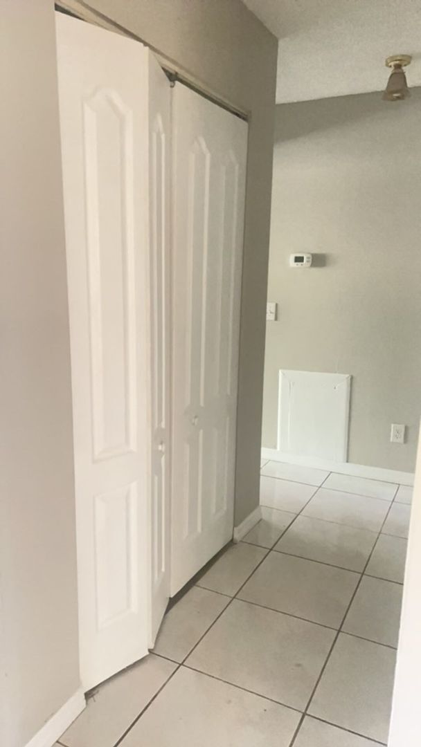 Building Photo - 2 Bedroom, 2 bathroom condo For Rent in Town N Country!