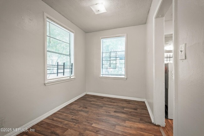 Building Photo - 1066 W 13th St