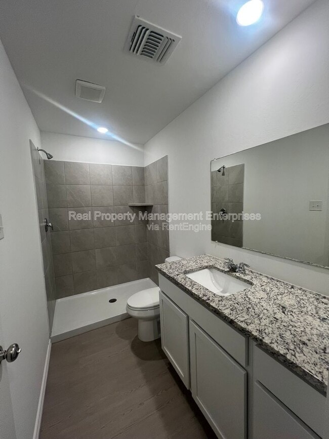 Building Photo - 14810 Razorbill Dr