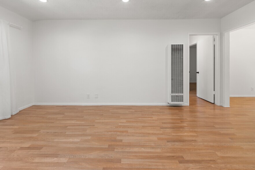 Building Photo - 5830 Bowcroft St