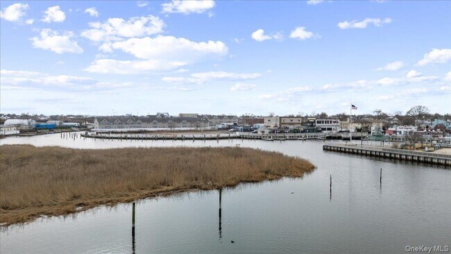 Building Photo - 422 Marina Pointe Dr