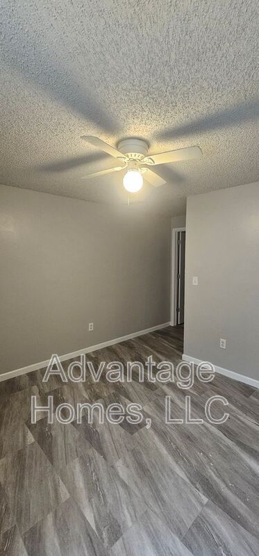 Building Photo - 11418 E 71 St