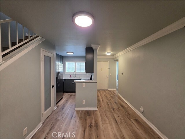 Building Photo - 5525 Canoga Ave