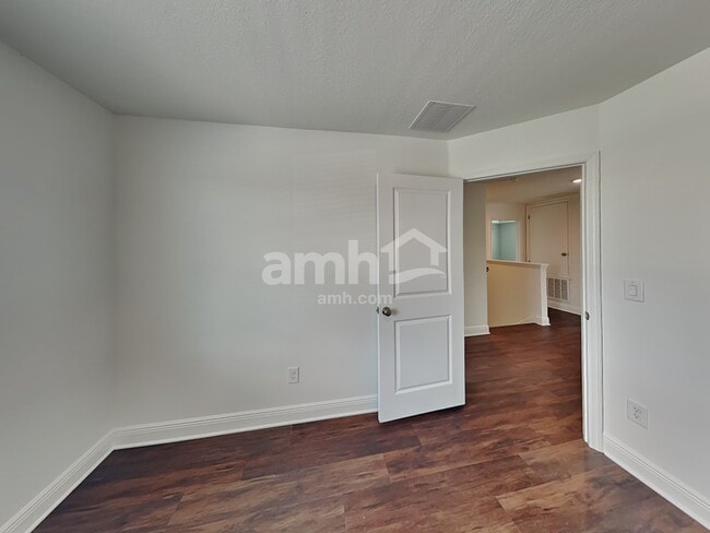 Building Photo - 14628 Cedar Ml Dr