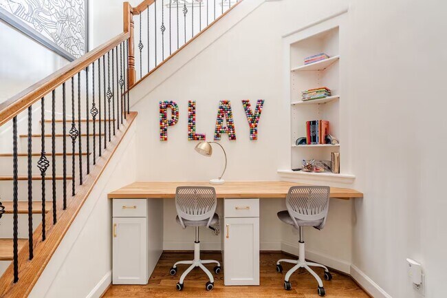 Building Photo - 6515 Minola St