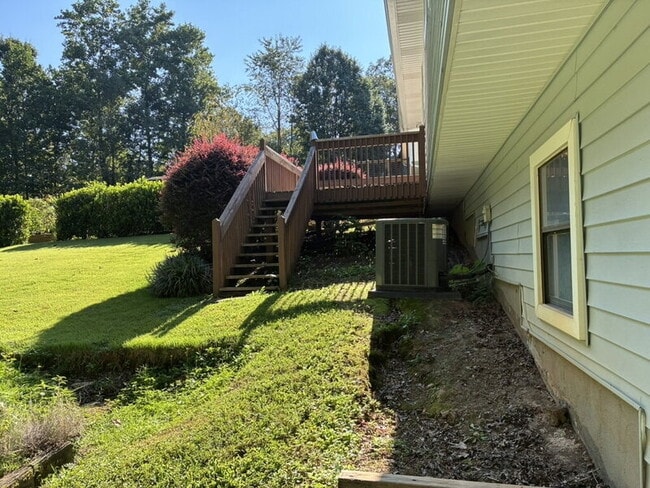 Building Photo - 1187 Lightfoot Dr