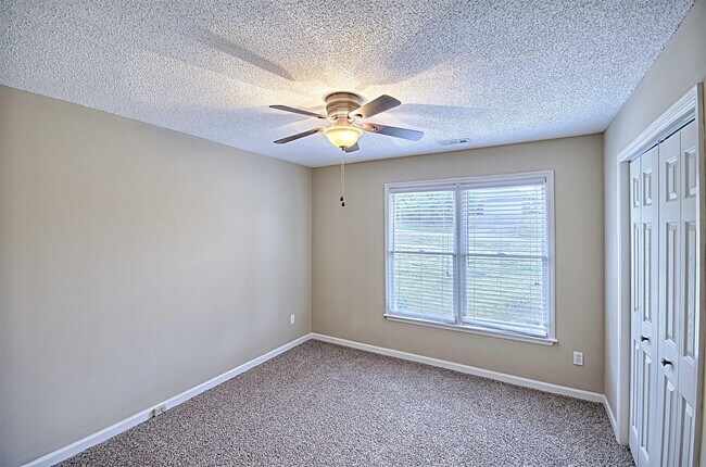 Building Photo - 123 Bordeaux Ln