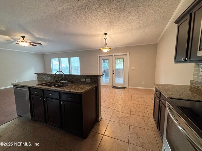 Building Photo - 9612 Clinton Corners Dr