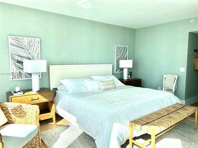 Building Photo - 16400 Collins Ave