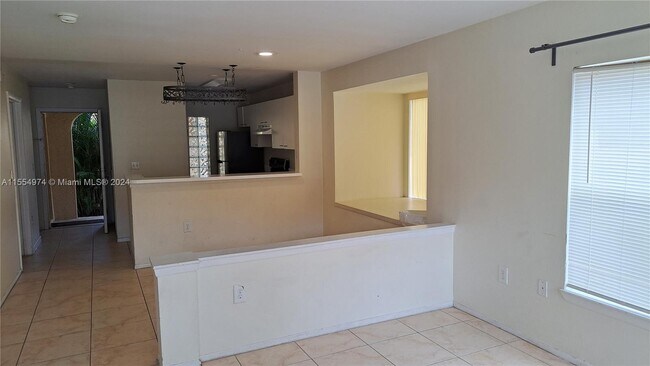 Building Photo - 4791 Via Palm Lakes