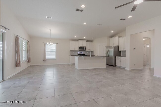 Building Photo - 12613 Itani Ct