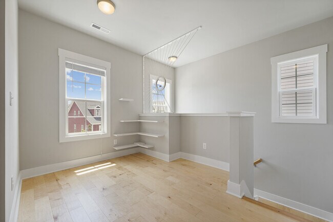 Building Photo - 444 Beacon Ridge Blvd