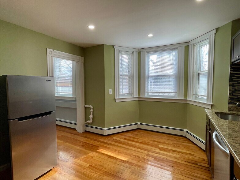 Building Photo - 233 Broadway