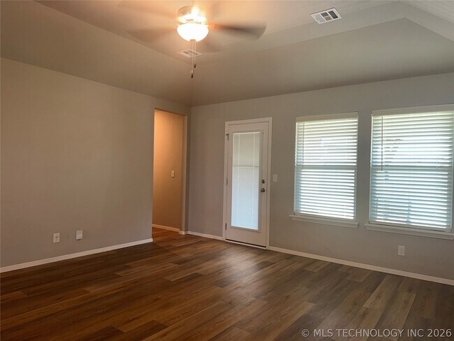 Building Photo - 13008 East 125th Place N
