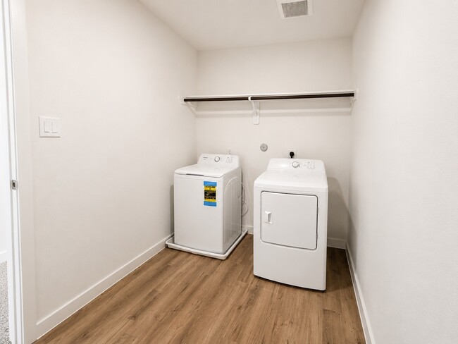 Building Photo - 28110 Meadowlark Sky Dr