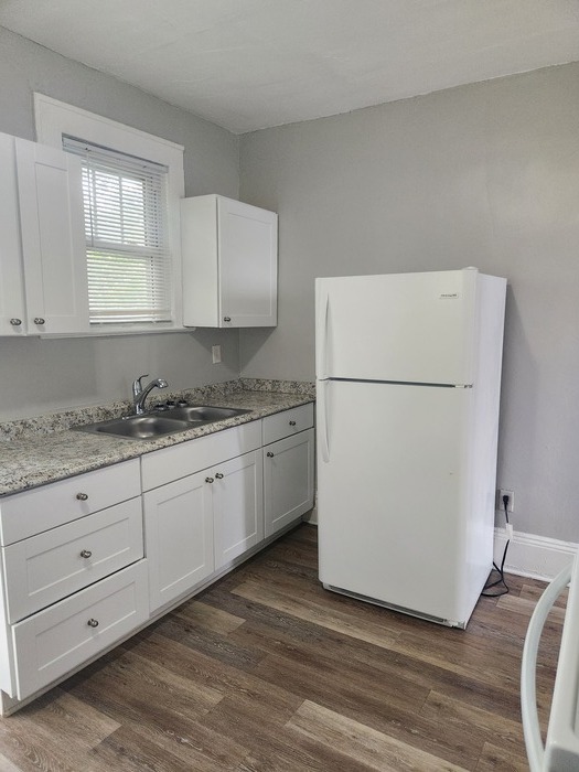 Building Photo - Spacious Upstairs Duplex With Private Entry