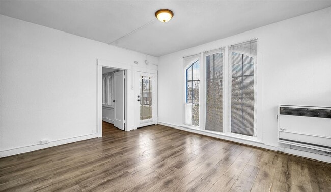 Building Photo - 634 Cedar