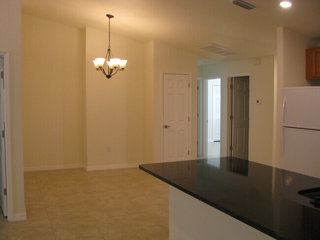 Building Photo - 1213 Oceanic Rd