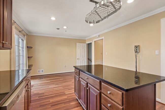 Building Photo - 8015 Merry Oaks Ln