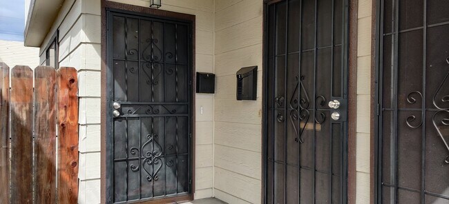 Building Photo - 5362 Bancroft Ave