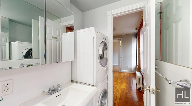 Building Photo - Elizabeth Street