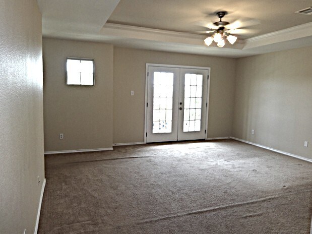 Building Photo - 922 Magnolia Hl