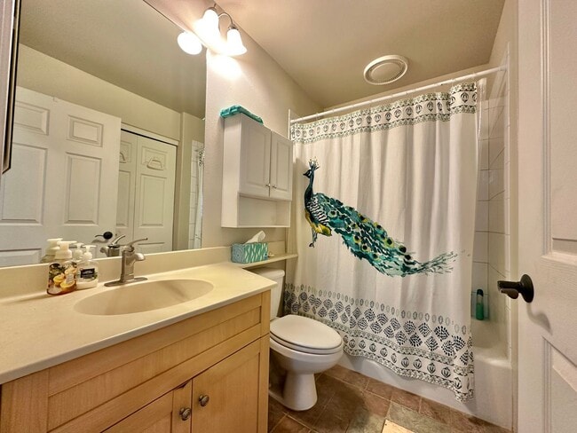 Building Photo - 3 Bedroom / 2 Bathroom Townhome in Kehalan...