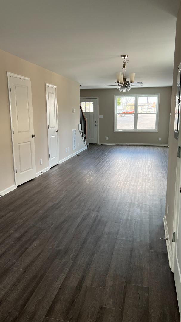 Building Photo - 724 Commerce St