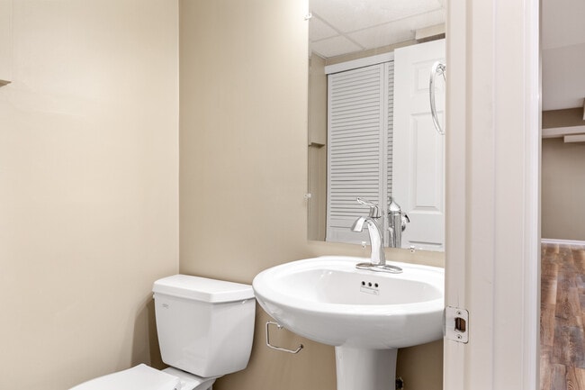 Building Photo - 221 Brighton Way