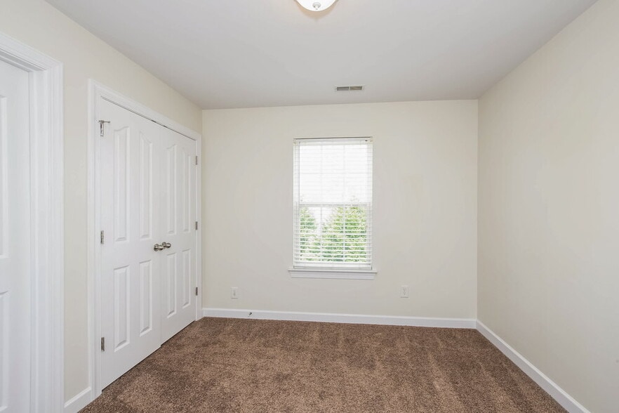 Building Photo - 539 Meredith Court