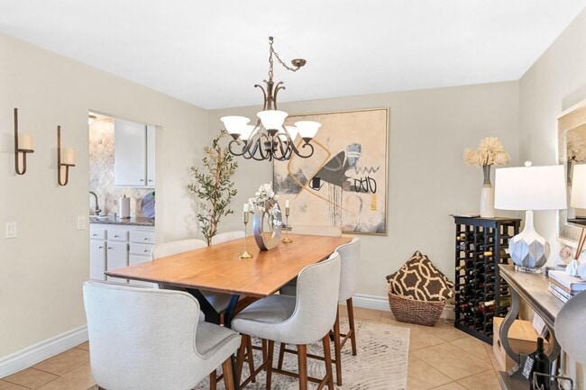 Building Photo - 6733 Oleander Way