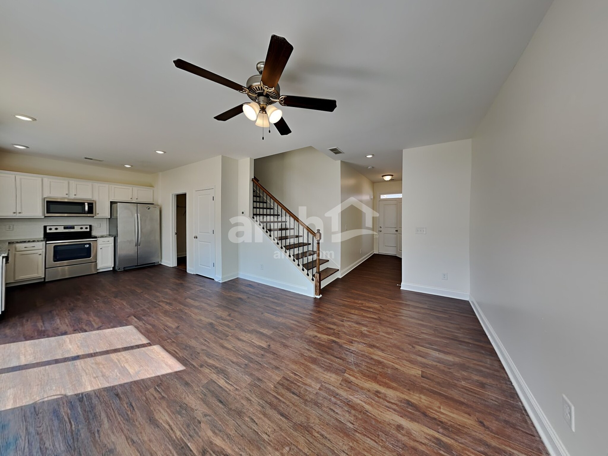 Building Photo - 8138 Willowbank Way