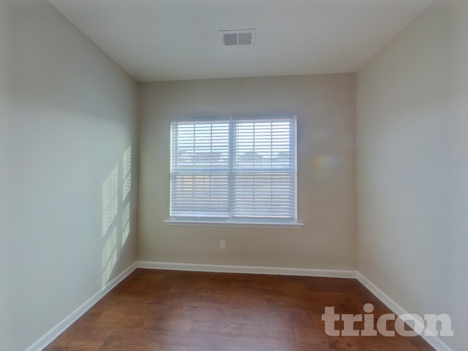 Building Photo - 228 Elmhaven Dr