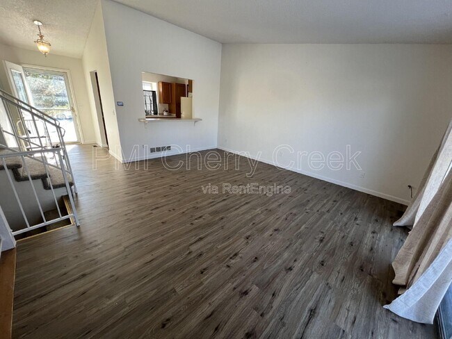 Building Photo - 5615 S Malta St