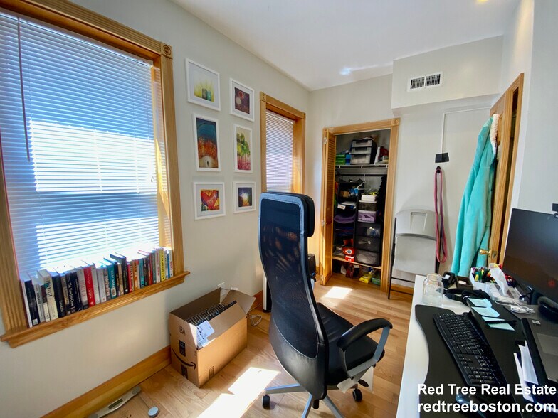 Building Photo - 11 Tabor Pl