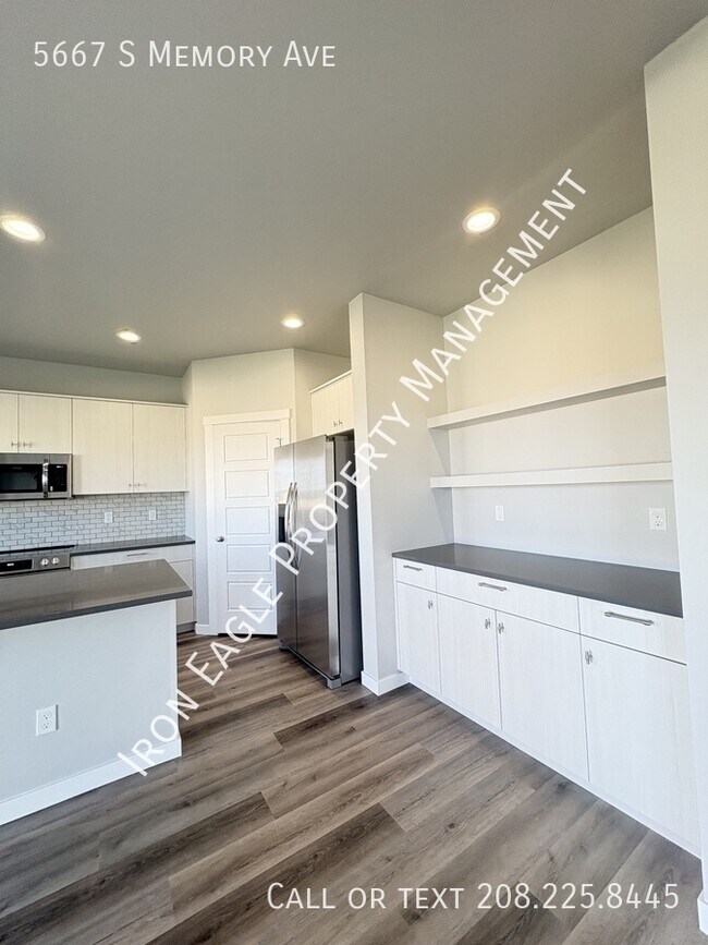 Building Photo - 5667 S Memory Ave