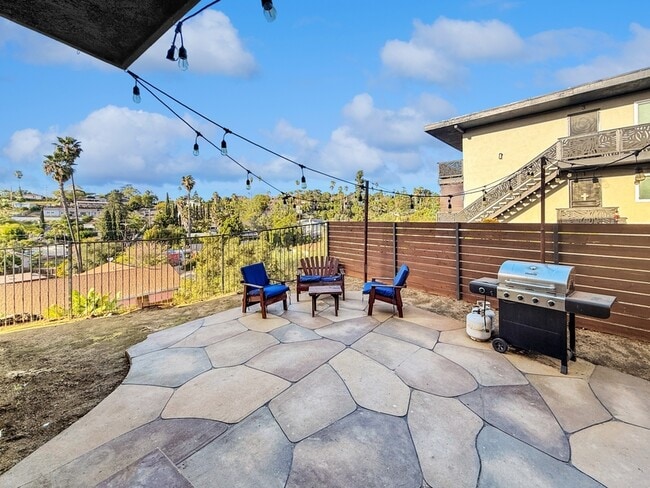 Building Photo - 820 Normark Terrace