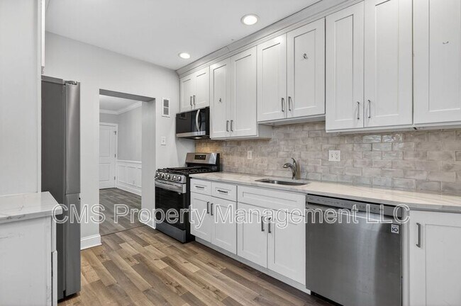 Building Photo - 39 Carroll St