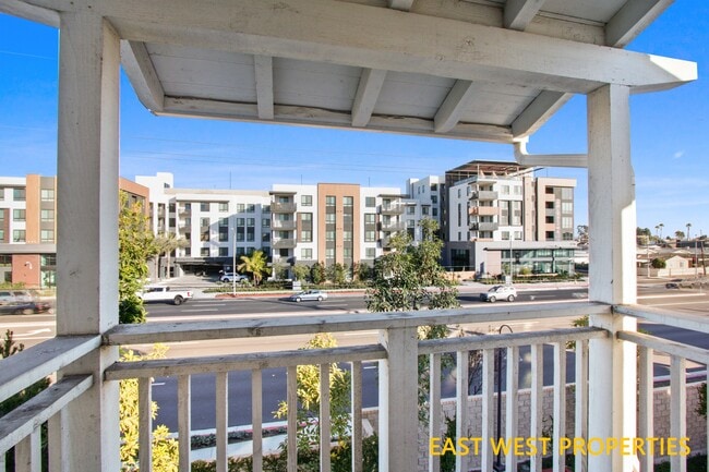 Building Photo - 140 Lantana Dr