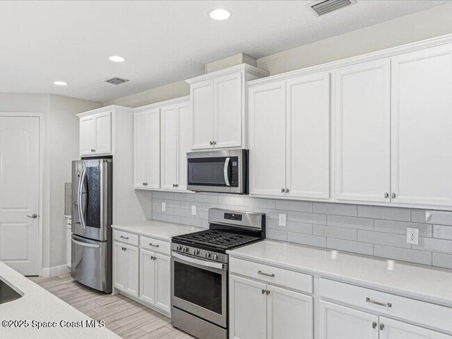 Building Photo - 7921 Mocan Ct