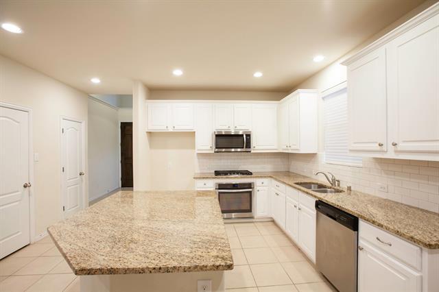 Building Photo - 5601 Fremont Dr