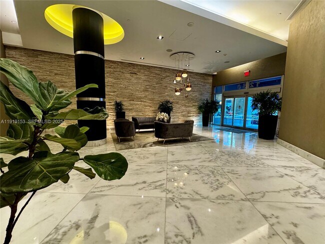 Building Photo - 1250 S Miami Ave