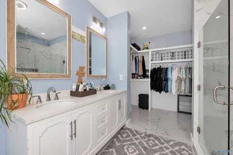 Building Photo - 418 Greenacres Dr NW