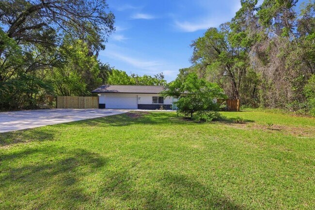 Building Photo - 550 E Minnesota Ave